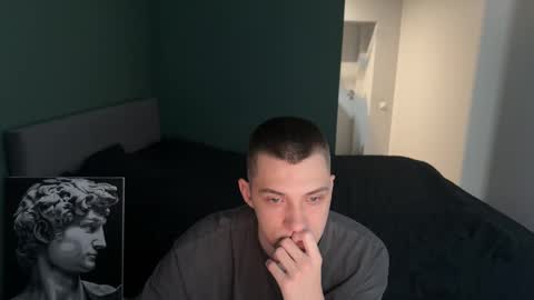 cronck52 online show from December 2025 11:34:02 PM