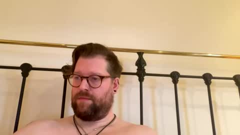 Snapshot of crouchendtiger chatting on November 2025 11:22:01 AM crouchendtiger online show from November 2025 11:22:01 AM