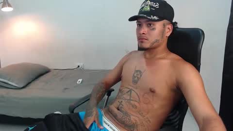 crow_black00 online show from September 2025 06:27:02 AM