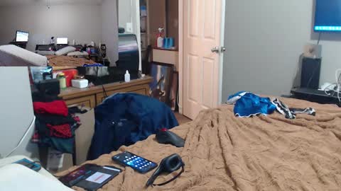 Crownandkat online show from February 2026 06:23:01 AM