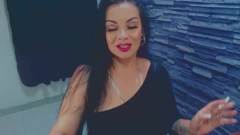 cruela_deviil online show from November 2025 06:33:02 PM