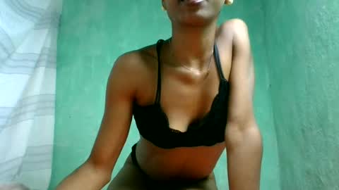 crushlove069 online show from June 2026 01:36:01 PM