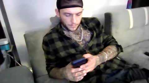 cruz815 online show from December 2025 11:43:02 PM