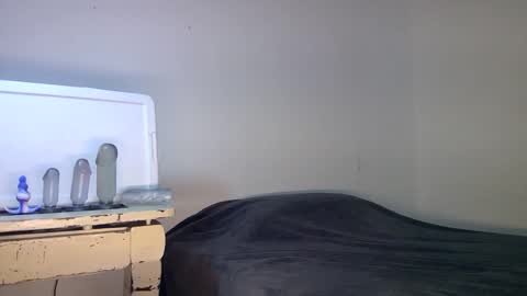 cry_guy online show from October 2025 11:13:02 PM