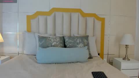 Snapshot of crysta_lrose_ chatting on February 2026 11:37:01 AM Crystal Rose online show from February 2026 11:37:01 AM