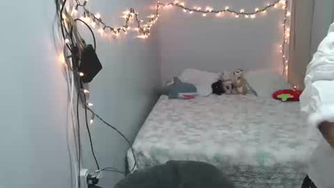 Snapshot of crystal_1991 chatting on September 2025 04:01:02 AM CRYSTAL 1991 online show from September 2025 04:01:02 AM