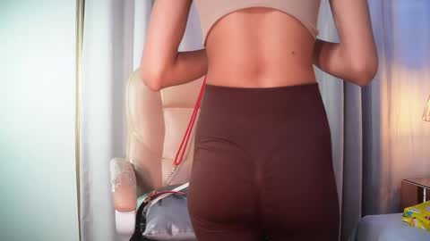 crystal_gilton online show from May 2026 07:10:01 PM