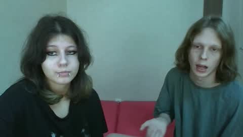 Crystal and Marcl online show from November 2025 10:47:01 AM