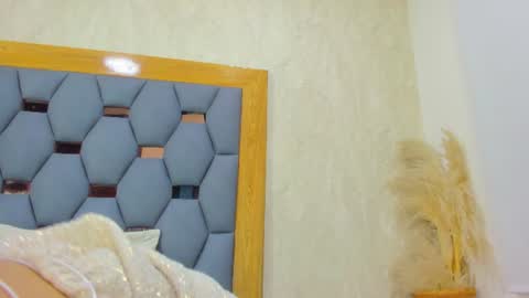 crystal_sm online show from July 2026 03:11:01 AM