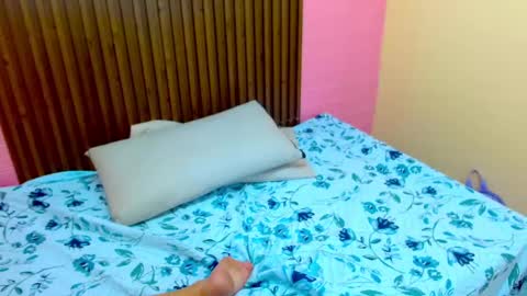 I AM CRYSTAL online show from January 2025 09:20:01 PM