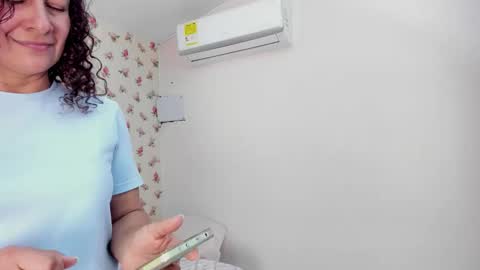 Snapshot of crystal_watson0 chatting on April 2026 01:41:01 PM Milf Latina online show from April 2026 01:41:01 PM