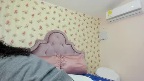 Snapshot of crystal_watson0 chatting on May 2026 01:39:02 PM Milf Latina online show from May 2026 01:39:02 PM