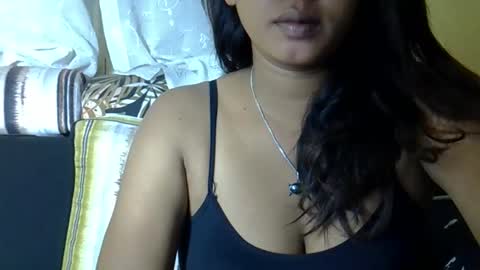 crystalbellax online show from June 2026 06:27:01 AM