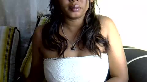 crystalbellax online show from June 2026 06:38:01 AM