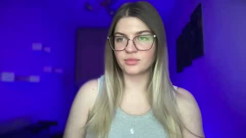 crystalblush01 online show from April 2026 02:25:01 PM