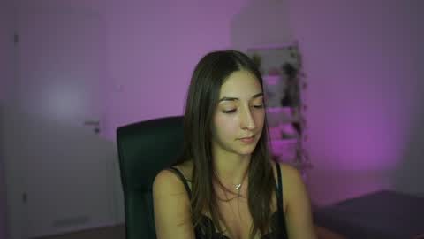 Snapshot of crystalbrunette18 chatting on April 2026 06:19:01 PM Crystalbrunette18 online show from April 2026 06:19:01 PM