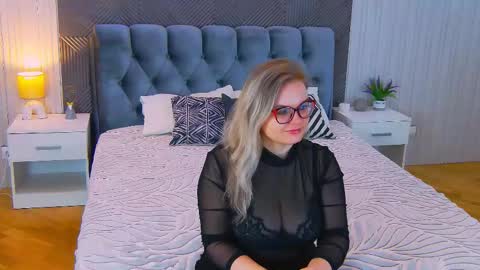 Crystal online show from February 2026 05:49:01 AM