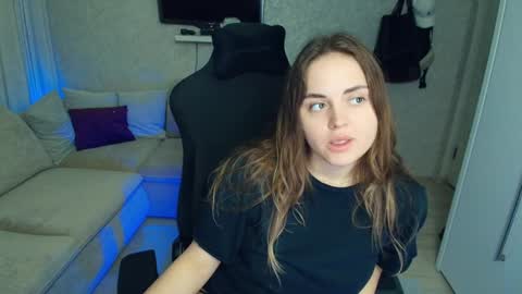 crystalemily online show from March 2026 07:25:01 PM