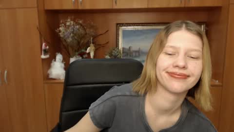 Stella online show from February 2025 11:04:01 AM