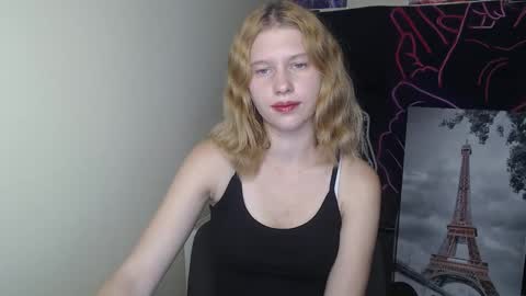 Stella online show from September 2025 06:02:01 PM