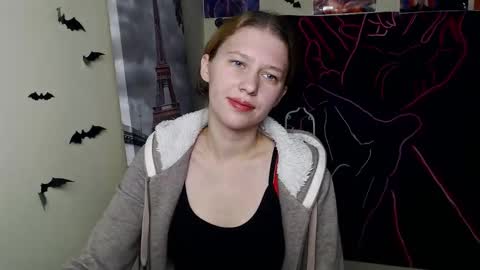 Stella online show from November 2025 01:33:02 PM