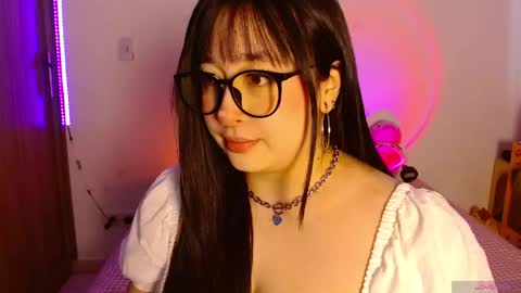 Snapshot of crystalitesq chatting on April 2026 12:23:01 PM Olivia online show from April 2026 12:23:01 PM