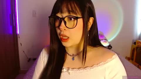 Snapshot of crystalitesq chatting on April 2026 12:30:01 PM Olivia online show from April 2026 12:30:01 PM