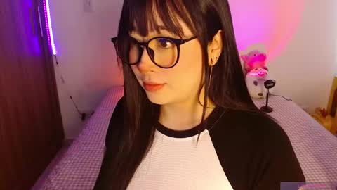 Snapshot of crystalitesq chatting on May 2026 01:59:01 PM Olivia online show from May 2026 01:59:01 PM
