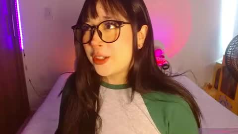 Snapshot of crystalitesq chatting on June 2026 01:42:02 PM Olivia online show from June 2026 01:42:02 PM