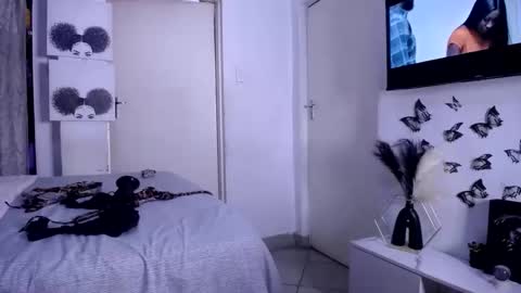 Snapshot of crystaljes chatting on November 2025 05:56:02 PM crystaljes online show from November 2025 05:56:02 PM