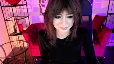 crystallbloom online show from February 2026 02:01:02 PM