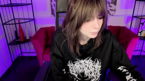 crystallbloom online show from April 2026 01:50:01 AM