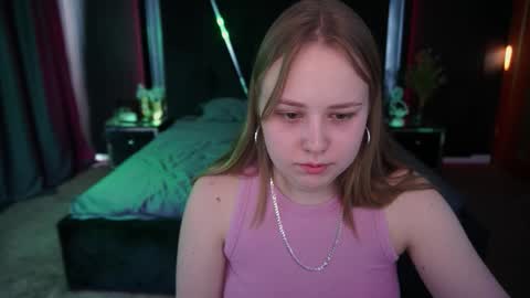 Snapshot of crystallpaws_ chatting on September 2025 01:46:02 PM crystallpaws_ online show from September 2025 01:46:02 PM