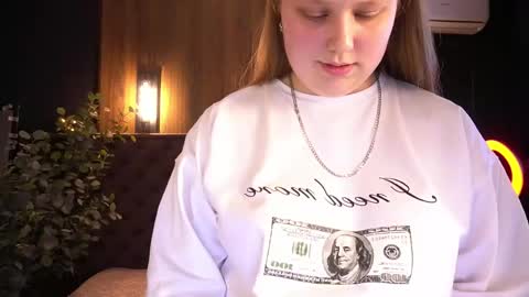 crystallpaws_ online show from May 2026 05:58:01 AM