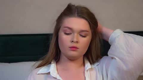 Crystal online show from October 2025 06:08:01 PM