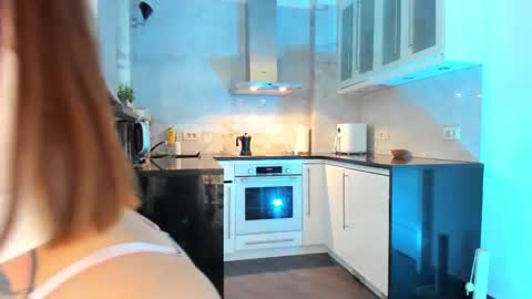 Kristina online show from November 2025 11:42:02 AM