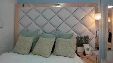 Crystal online show from May 2026 11:12:01 PM