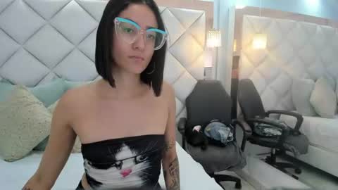 Crystal online show from June 2026 09:46:01 PM