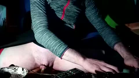 Snapshot of crystelweed chatting on October 2025 01:48:02 AM crystelweed online show from October 2025 01:48:02 AM