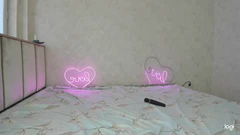 Snapshot of cuddlies2 chatting on December 2024 03:38:02 AM cuddlies2 online show from December 2024 03:38:02 AM