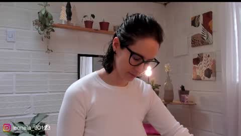 Snapshot of cuddlingbunnny chatting on July 2026 03:25:01 PM Leonela online show from July 2026 03:25:01 PM