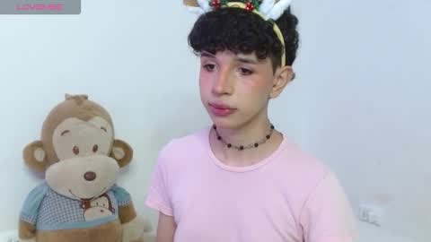 Cuddly online show from December 2025 08:28:02 PM