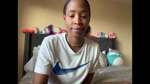 Snapshot of cum2charmxx chatting on September 2025 02:06:02 PM cum2charmxx online show from September 2025 02:06:02 PM