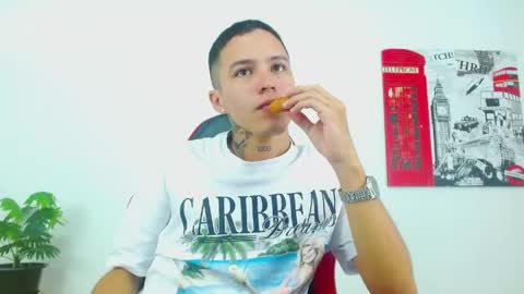 cumandres online show from April 2026 03:17:01 PM