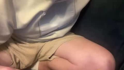 Snapshot of cumfar1985 chatting on November 2025 12:32:01 AM Cumfar online show from November 2025 12:32:01 AM