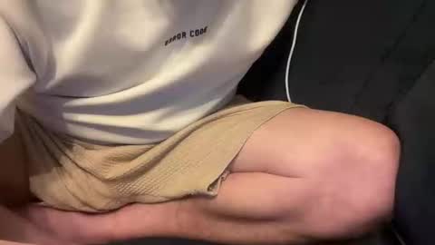 Snapshot of cumfar1985 chatting on November 2025 12:44:01 AM Cumfar online show from November 2025 12:44:01 AM