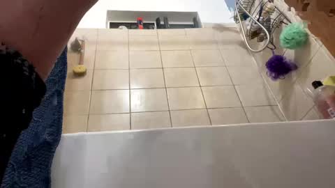 Snapshot of cumsinmealot chatting on March 2025 12:01:02 PM Aprilia online show from March 2025 12:01:02 PM