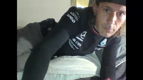 Snapshot of cumslutboi27 chatting on January 2025 06:04:01 PM cumslutboi27 online show from January 2025 06:04:01 PM