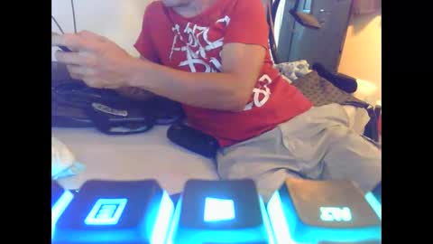 Snapshot of cumslutboi27 chatting on October 2025 03:37:02 AM cumslutboi27 online show from October 2025 03:37:02 AM