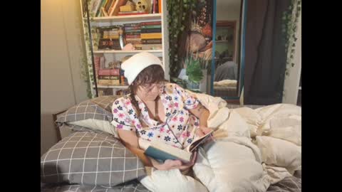 Snapshot of cumslutpawg chatting on January 2025 05:43:02 AM cumslutpawg online show from January 2025 05:43:02 AM